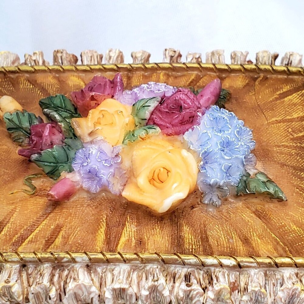 VTG Victorian Floral Jewelry Trinket Box With Raised Rose Design & Gold Accents - Picture 9 of 15